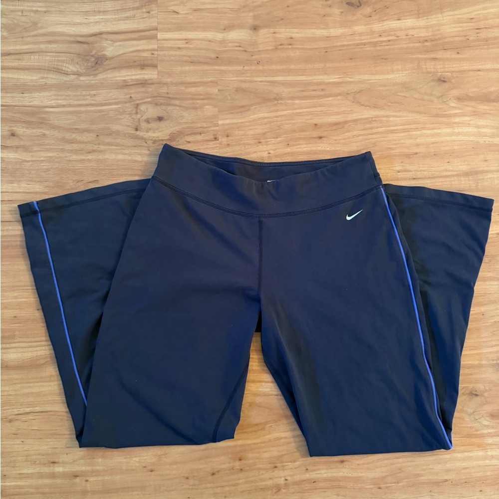Nike Black Straight-Leg Leggings with Blue Stripe